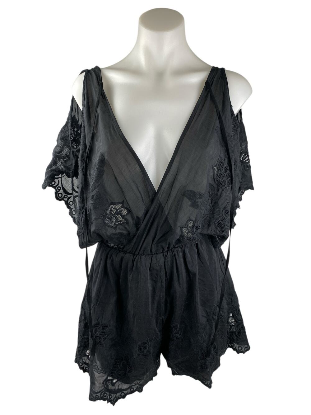 Astr the Label Black Floral Lace Sheer Short Sleeve V Neck Romper Jumpsuit Sz XS